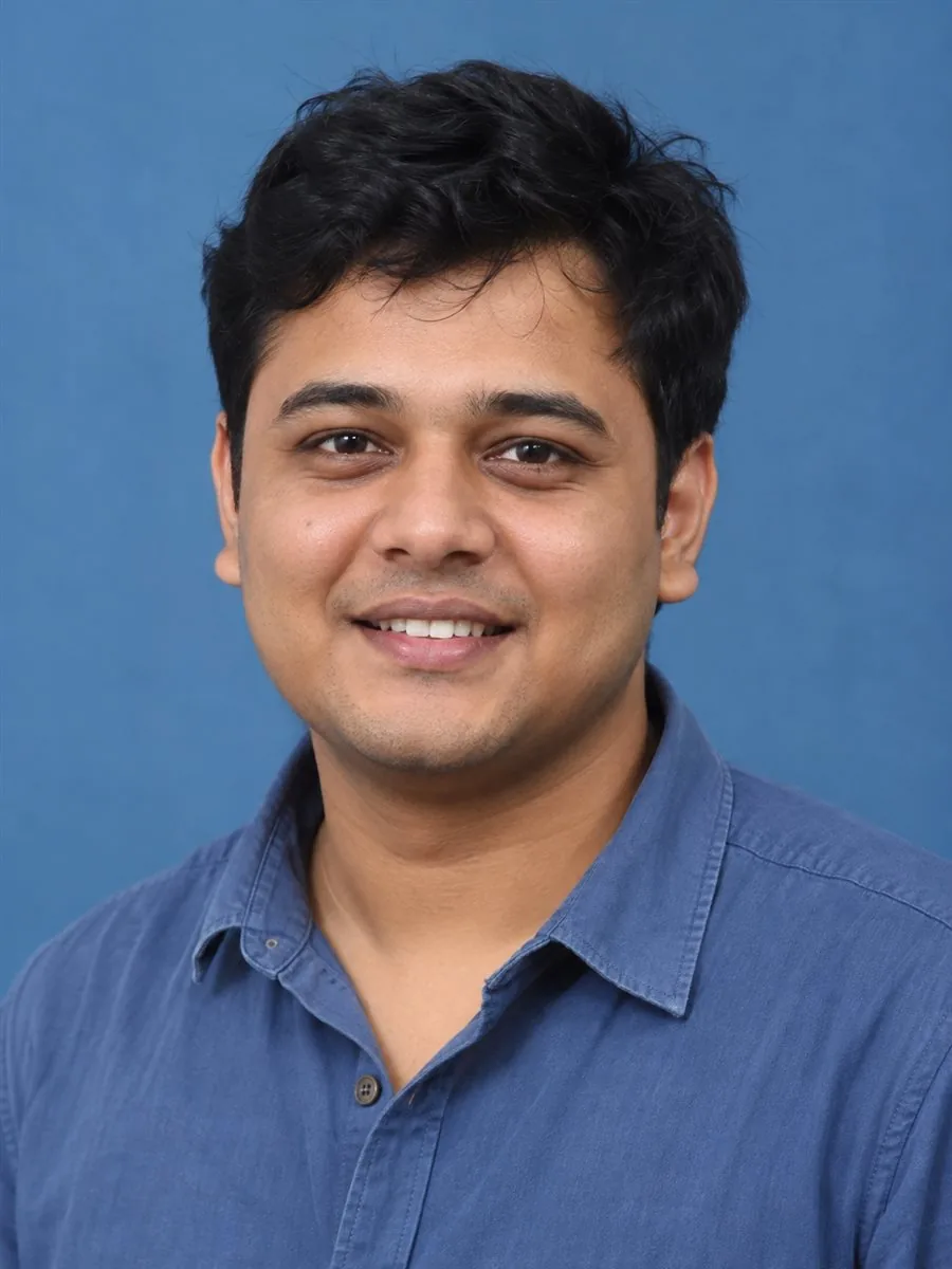 deepak-trivedi.webp